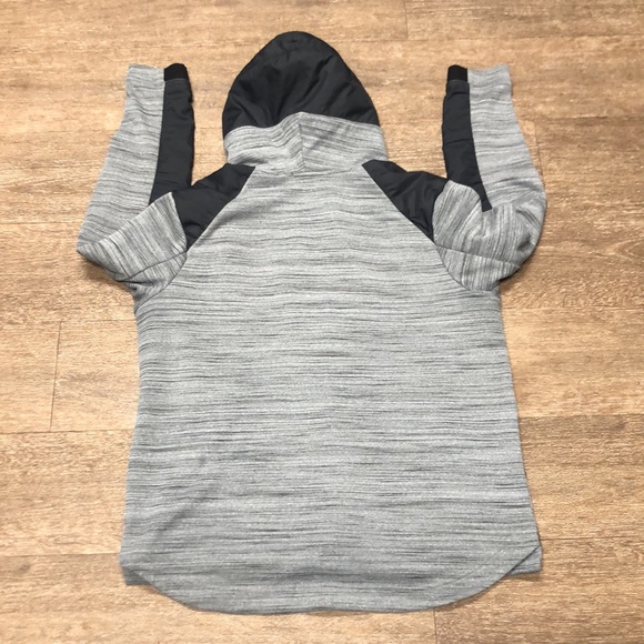 ⭐️⬇️ Nike Grey and Black Large Basketball Jacket - Picture 10 of 10